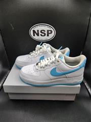 NIKE - 新品 24cm ナイキ エアフォース1 白xボルドー (紫